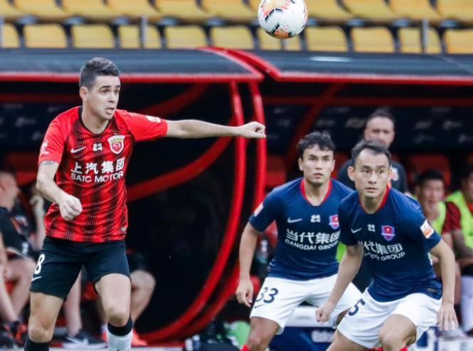  都灵黑马本色尽显，逼平卫冕冠军彰显硬仗实力